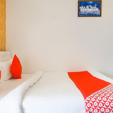 Hotel O Nitya Executive Phursungi Esterno foto
