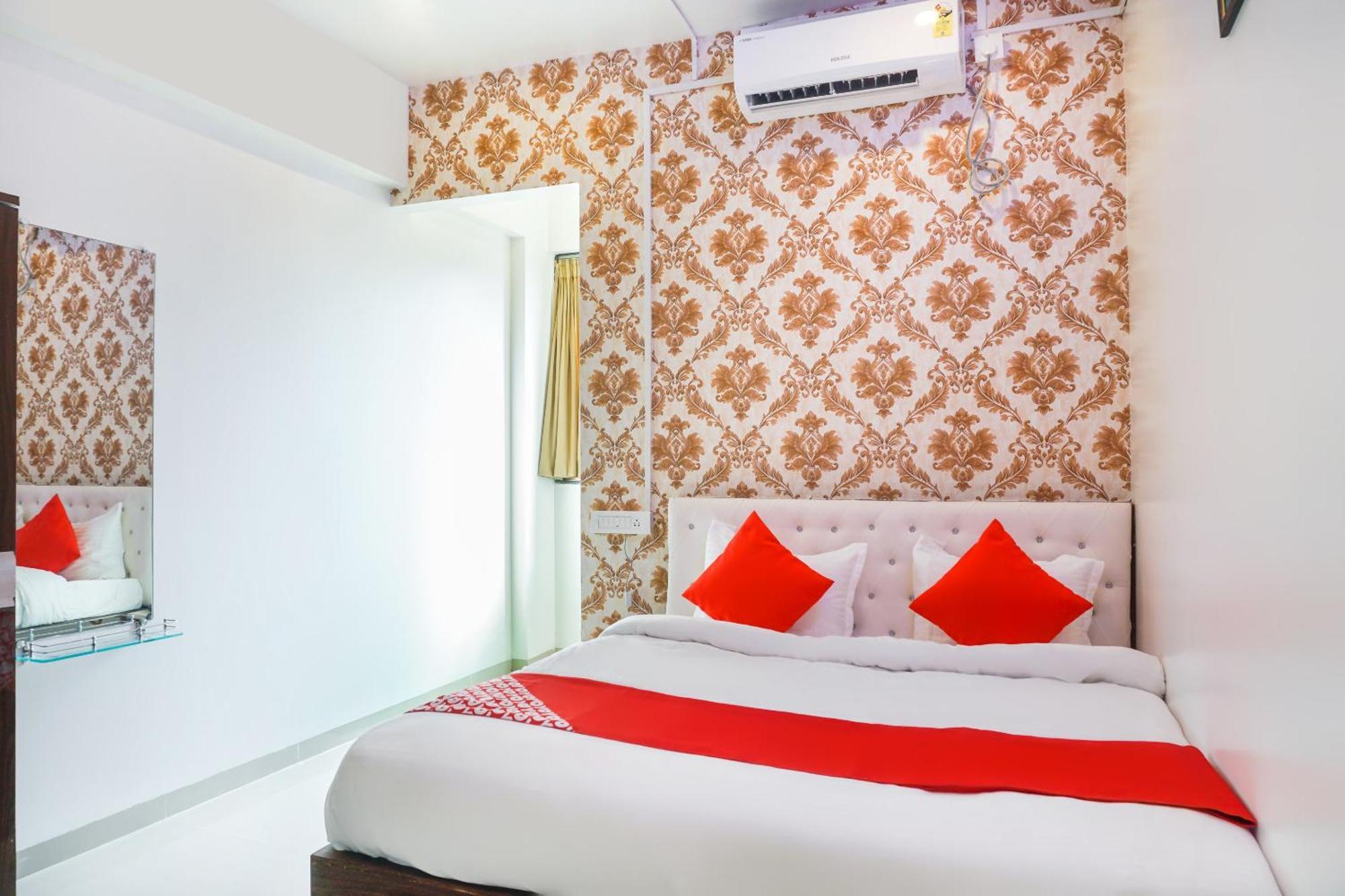 Hotel O Nitya Executive Phursungi Esterno foto