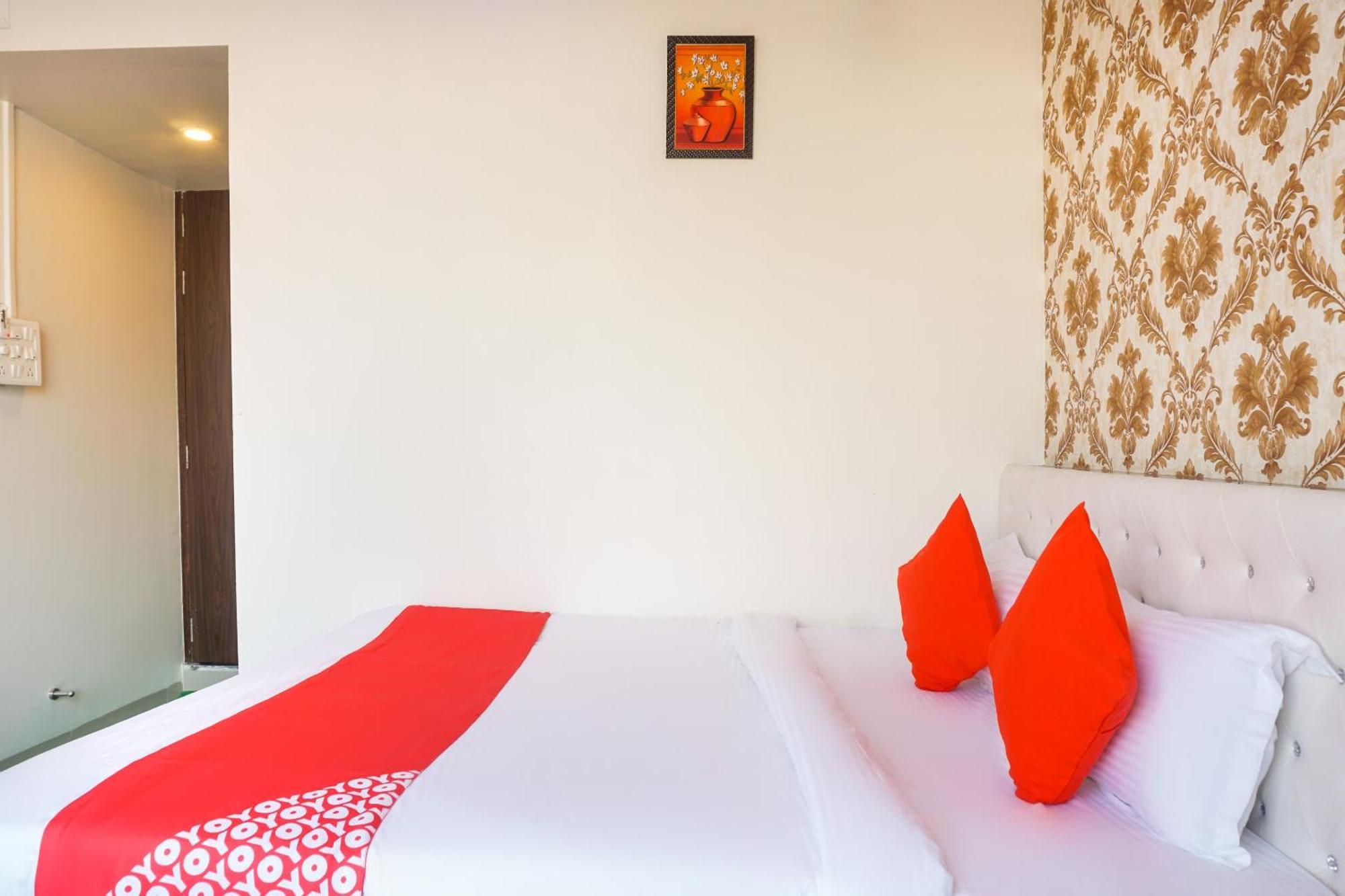Hotel O Nitya Executive Phursungi Esterno foto