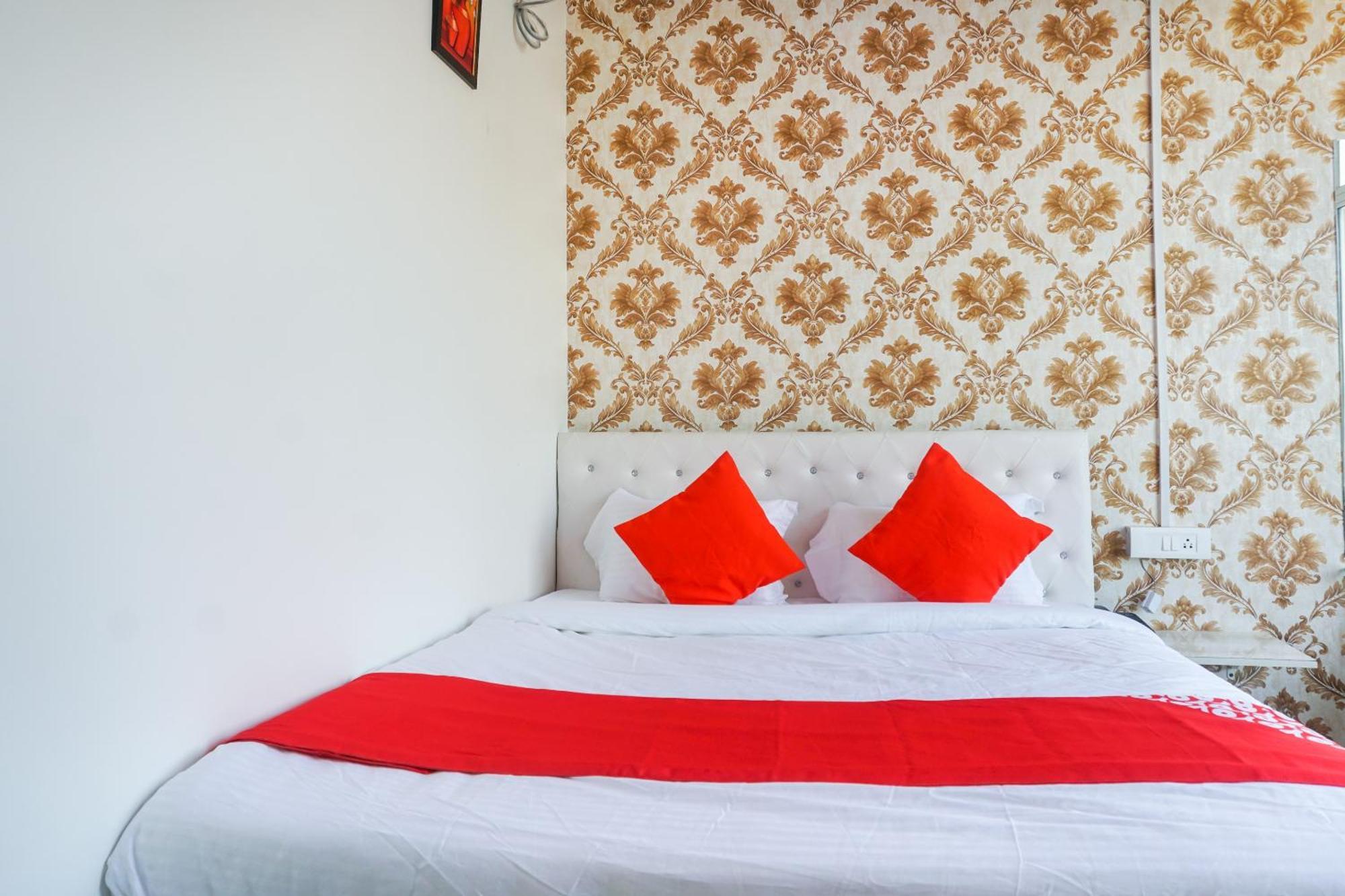 Hotel O Nitya Executive Phursungi Esterno foto
