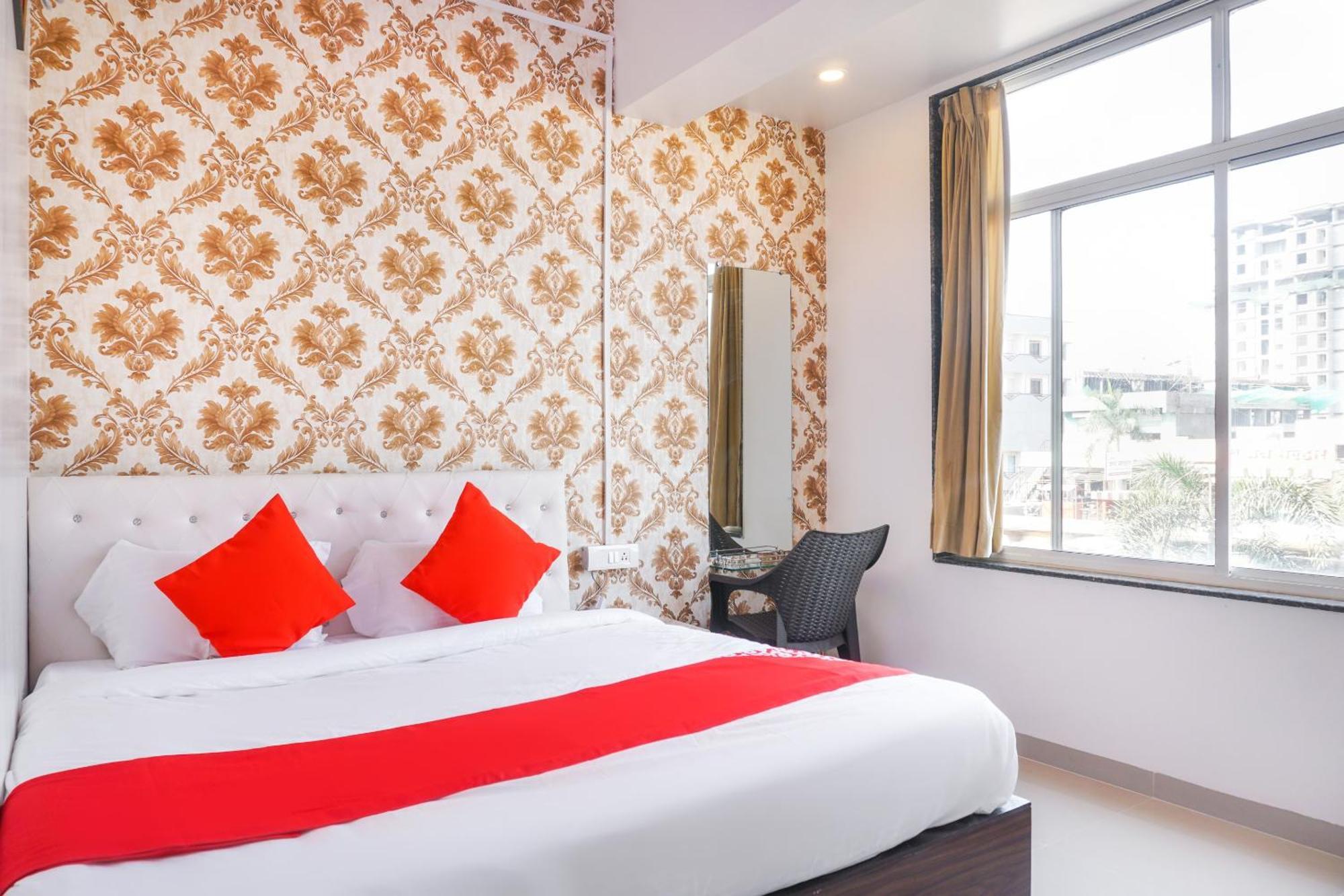 Hotel O Nitya Executive Phursungi Esterno foto